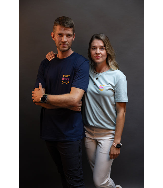 T-Shirt "Adopt don't Shop"
