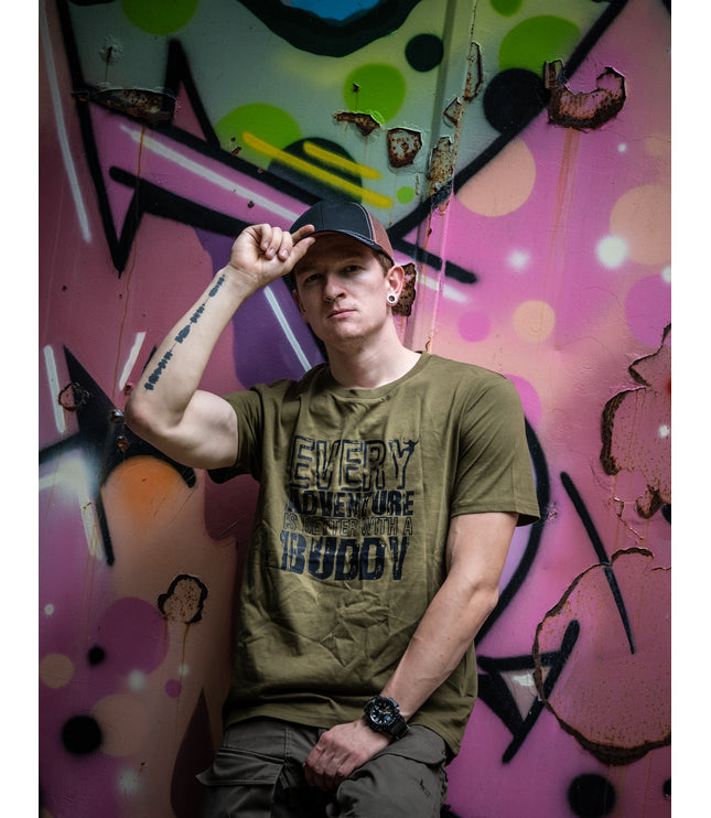 T-Shirt "EVERY ADVENTURE IS BETTER WITH A BUDDY" khaki
